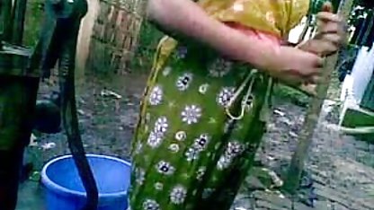 मोबाइल फोनों के लिए फुल सेक्सी वीडियो पिक्चर Superslut एक BLOWJOB देता है और स्तनों pulverizes