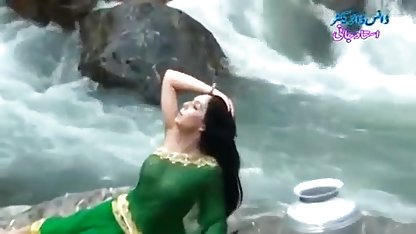 गर्म रेवेन सेक्सी पिक्चर फुल एचडी भौंरा एक बड़ा सिलिकॉन लंड