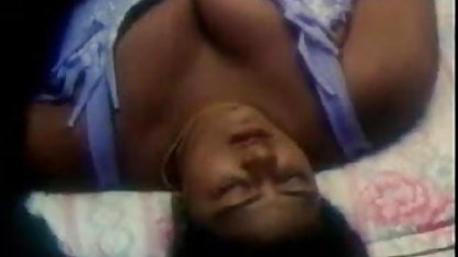 Cuffed लड़की एक गहरी blowjob देता है और सेक्सी वीडियो फुल पिक्चर चेहरे cumshot हो जाता है