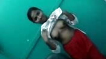 सुनहरे बालों वाली बेकार सेक्सी फुल पिक्चर हिंदी आदमी के साथ एक हिल अंगूठी पर अपने मुर्गा